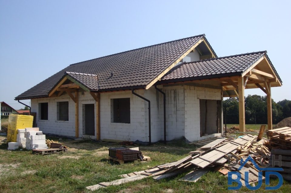 Dach kryty dachówką ceramiczną Roben Piemont w Starej Wsi